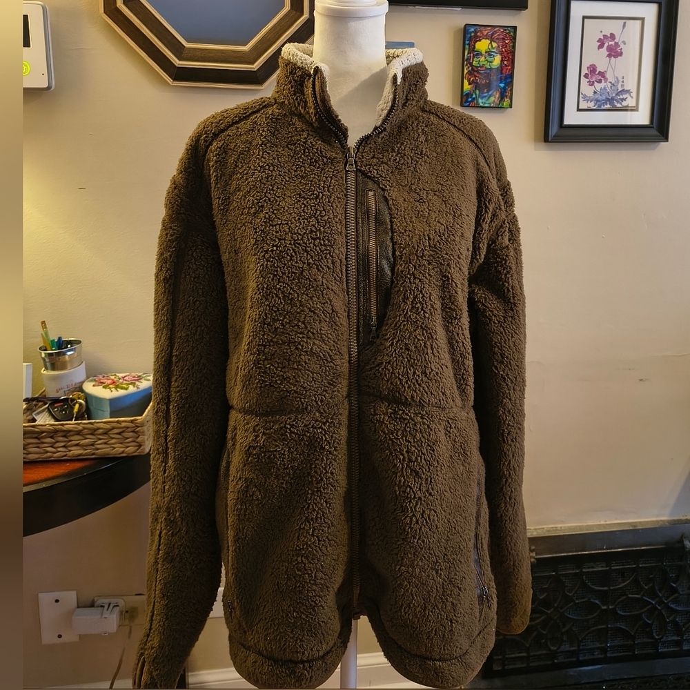 Kuhl SoftShell Jacket Fleece Size Large Full Zip Pockn Sherpa Fleece Jacket